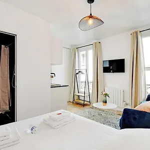 https://super-studio-4p-place-de-la-bastille-18-apartment.fr-paris.fr