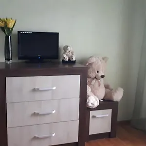 Tulips - For Overnight Travelers, Close To The Airport, Parking Séjour chez l'habitant Sofia