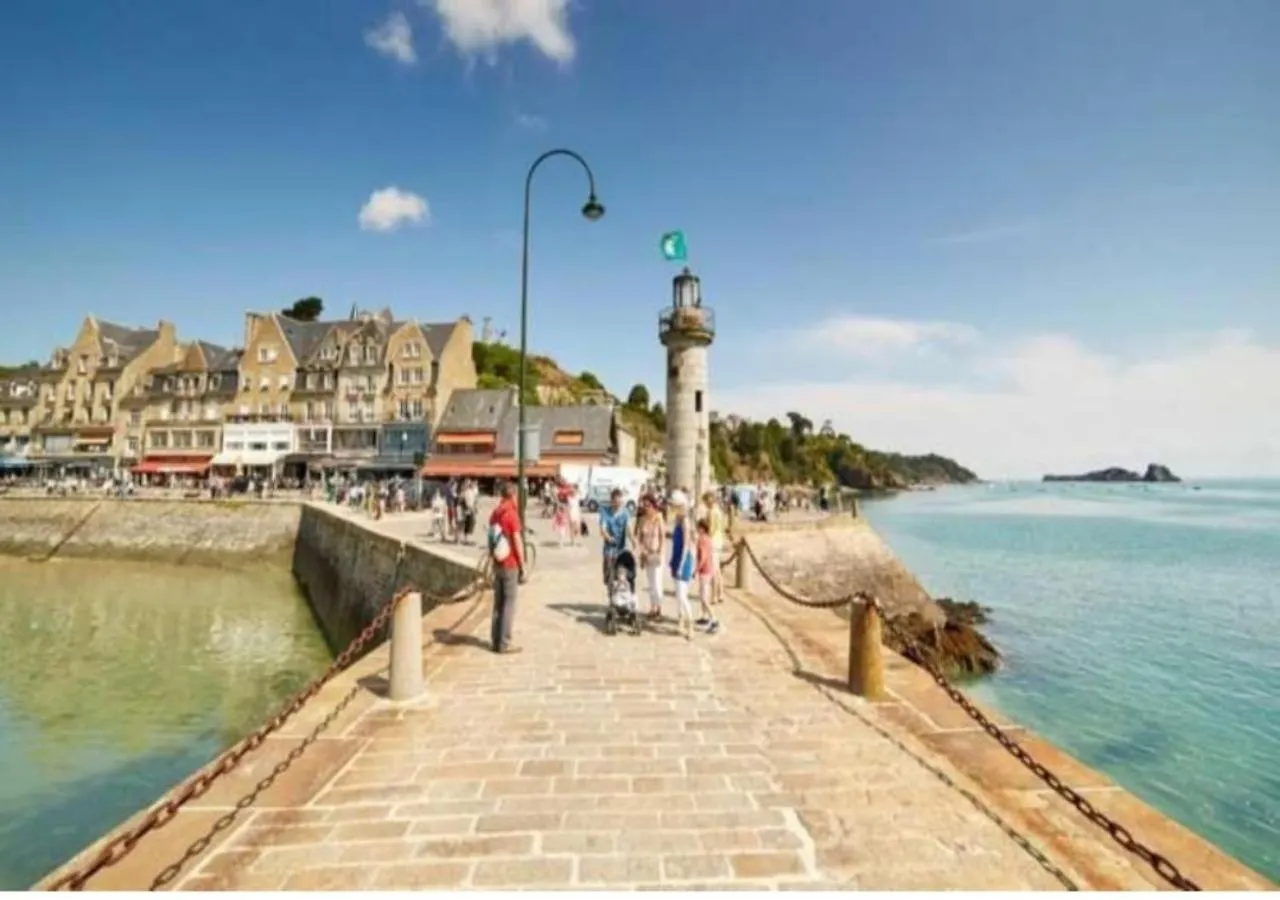 La Merveille By Mrodbnb - Appart Neuf - Vue Mer - 25M Plage & Resto - Cine - Cheminee - Popcorn Cancale