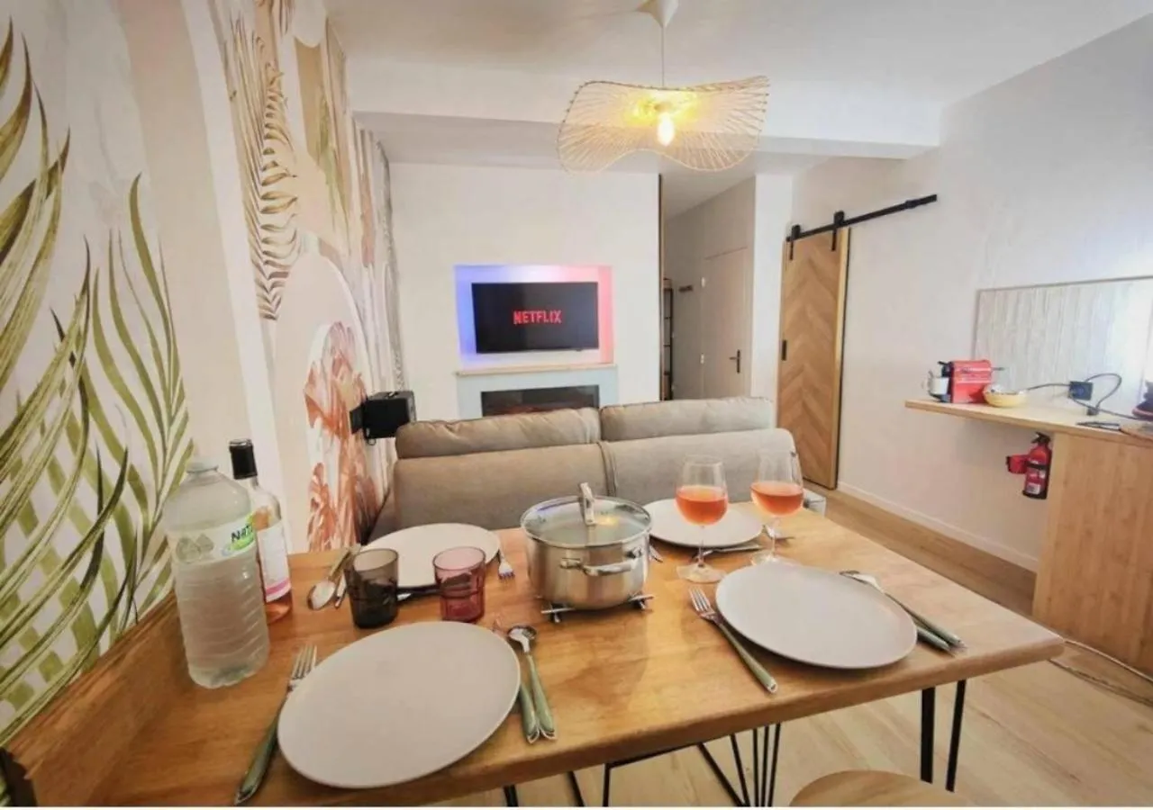 Apartment La Merveille By Mrodbnb - Appart Neuf - Vue Mer - 25M Plage & Resto - Cine - Cheminee - Popcorn Cancale